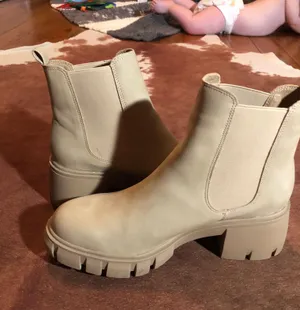 Madden girl boots  size 8 Like new thumbnail 7