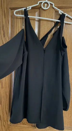Black cold shoulder Chicsoul  thumbnail 1
