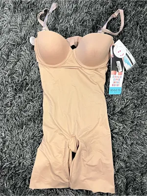 🌸ASSETS BY SPANX STRAPLESS CUPPED SHAPING BODYSUIT SIZE SMALL🌸 thumbnail 2