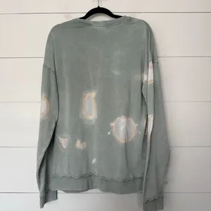 No Boundaries Women’s Medium Olive Green Sweatshirt thumbnail 4