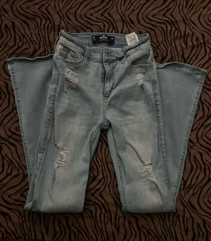 Hollister Jeans High-Rise Flare thumbnail 1