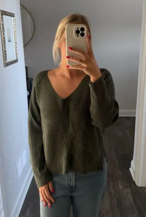Abercrombie Sweater thumbnail 1