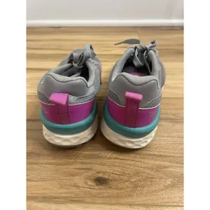 New‎ Balance Fresh Foam Shoes Womens Size 6 Gray Purple Teal Running Sneaker thumbnail 3