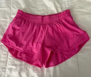 lululemon sonic pink hotty hot 2.5 shorts thumbnail 1