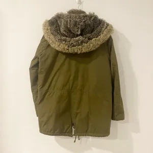Banana Republic Women's Heavy Down Faux Fur Winter Coat - Medium thumbnail 8