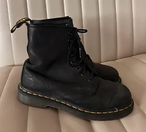 Dr. Martens Leather Boots Lace-Up thumbnail 1