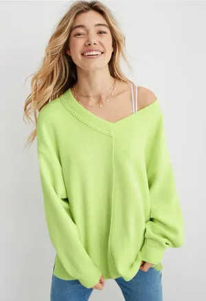 Aerie Wonder Textured V-Neck in Green Glow thumbnail 1