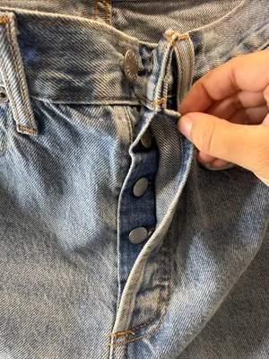 Aritzia Denim Forum Joni High Rise Loose 28” Waist 29” Length thumbnail 4