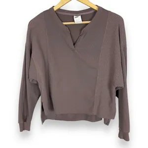 Nike Yoga Dri-Fit Luxe Cover-Up Shirt‎ Women Long Sleeve Henley Size Medium Knit thumbnail 2