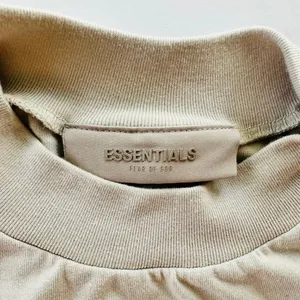 Essentials Fear of God Tee Shirt Beige Size Medium Boxy Short Sleeve Ladies thumbnail 4