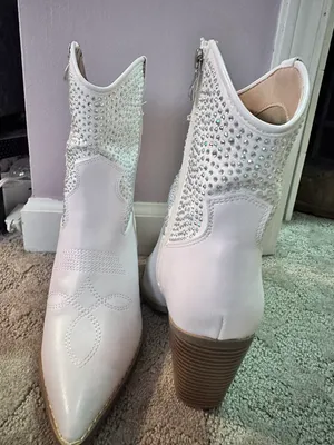 White Boots Size 7.5 thumbnail 3