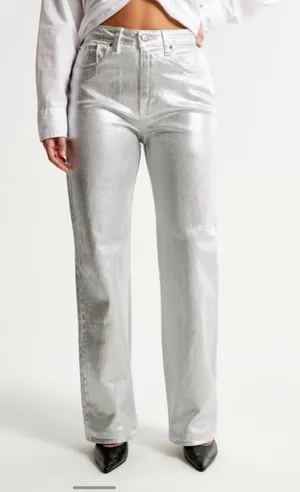 Abercrombie & Fitch 90’s Relaxed High Rise Silver Curve Love Jeans Size 31/12 thumbnail 1