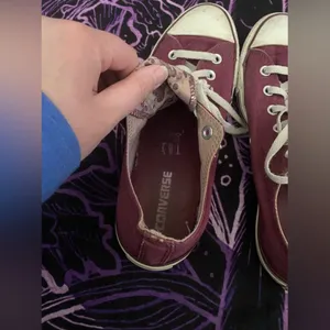EUC Burgundy All Star Converse with fold over tongue size 8(Men’s)/10(Women’s) thumbnail 2