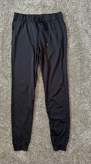 Sunzel Amazon Joggers Black Size 6 thumbnail 1
