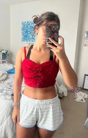 Red top Size M thumbnail 1