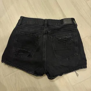 American Eagle Ripped Mom Shorts Black Size 0 thumbnail 4