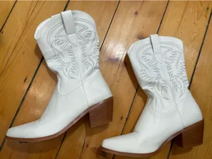 Amazon White Cowgirl Boots thumbnail 1