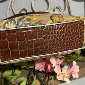 Liz Claiborne Purse Small Alligator Look Strap Floral Brown Gold Shoulder Bag thumbnail 12