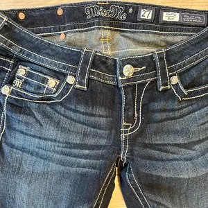 Miss Me Signature Boot Cut Crop Bling Jeans Dark Wash Size 27 thumbnail 3