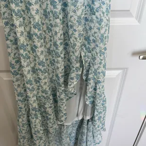 NEW Altar’d State White and Blue Floral Maxi Dress Size Small NWT thumbnail 9
