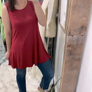Cranberry color sleeveless top size large thumbnail 2