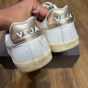 VEJA white gold walking casual lace up low top shoes sneakers women's 10 thumbnail 6