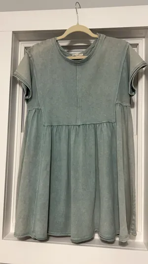 Easel Green Boutique Top thumbnail 1
