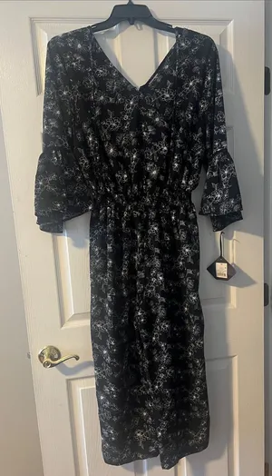 Ava & Viv Black Floral V-Neck Pant Jumpsuit with Elastic Waist thumbnail 1