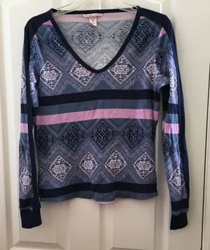 FINAL MARKDOWN Ladies Victoria’s Secret top xs thumbnail 1