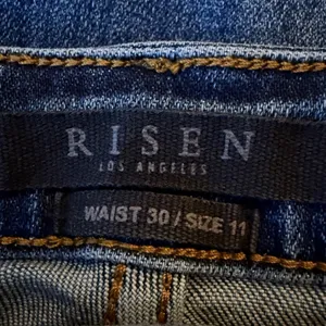 Risen Jeans High Rise Cropped Straight Leg Raw Hem Denim Size 30/11 thumbnail 5