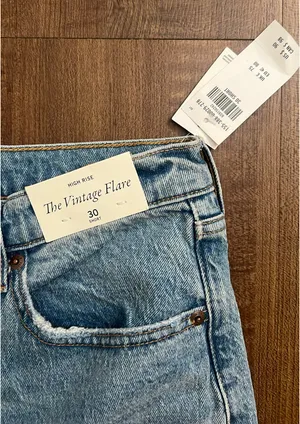 Abercrombie High-Rise Vintage Flare Jeans thumbnail 4