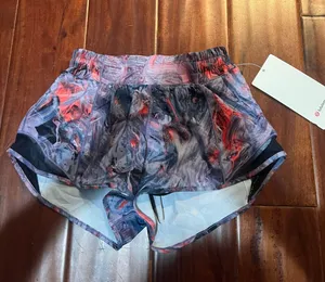 Lululemon Hotty Hot Short 2.5” thumbnail 1
