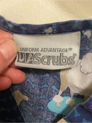 UA Scrubs Womens Scrub Top Shirt M Medium Bust 40” Dogs Cats Groomer Vet Spa Day thumbnail 2