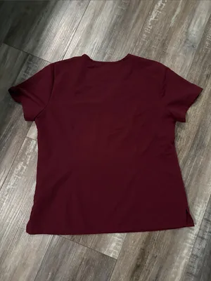 Figs Catarina One Pocket Scrub Top Burgundy medium petite thumbnail 3