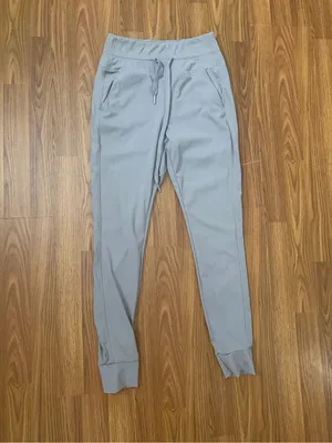 Halara SoftlyZero High Rise Grey Jogger Pants Athletic Yoga Lounge Small thumbnail 2