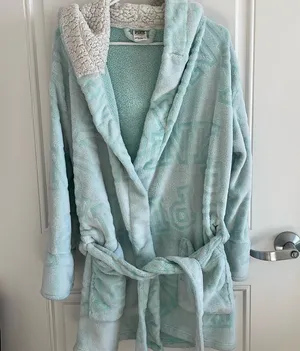 PINK Victoria’s Secret Women’s Light Blue Robe w/ White Fluffy Hood - Size M/L thumbnail 1