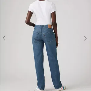 Levi's Classic Blue Women's Jeans thumbnail 4