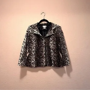 ‎NWOT. Beautiful and Classy Lull Medium Leopard blazer. Black thumbnail 3