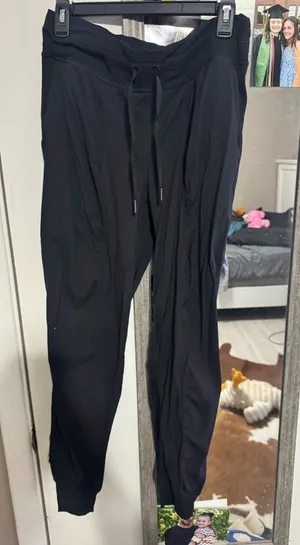 Lululemon Joggers thumbnail 1