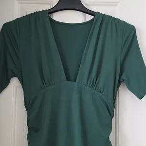 Plunging Ruched Bodycon Mini Dress Emerald Green Deep V Neck Short Sleeve Medium thumbnail 4