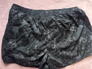 Old Navy Black Gray Camo Athletic Shorts thumbnail 5
