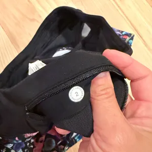 Lululemon Speed Up Short 2.5" Flowerscope Black Multi/Black. Size 2! thumbnail 4