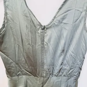 Morrisday The Label Dusty Green Satin Lace V-Neck Midi Dress Size NEW thumbnail 7