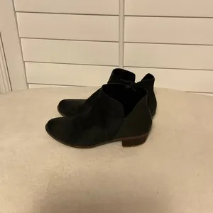 Lucky Brand Black Ankle Booties thumbnail 4