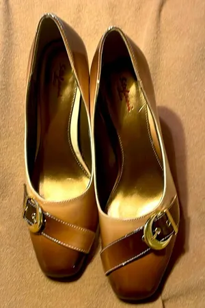 Ombré brown tan and cram pumps with gold buckle on toes thumbnail 1
