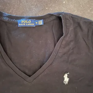 Polo Ralph Lauren Black V-Neck T-Shirt thumbnail 2