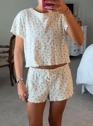 Boutique floral set thumbnail 1