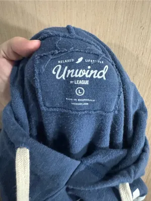 Unwind by League Blue 'Schram Vineyards' Pullover Hoodie Size Large thumbnail 4