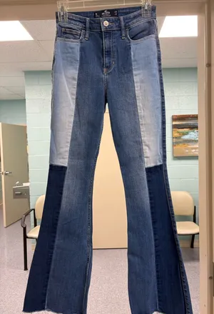 Hollister Jeans thumbnail 1
