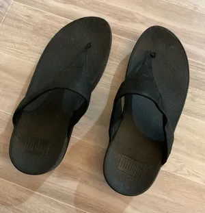FitFlop Lulu Shimmer Suede Black Thong Sandals Microwobbleboard Womens 7 C64-403 thumbnail 1